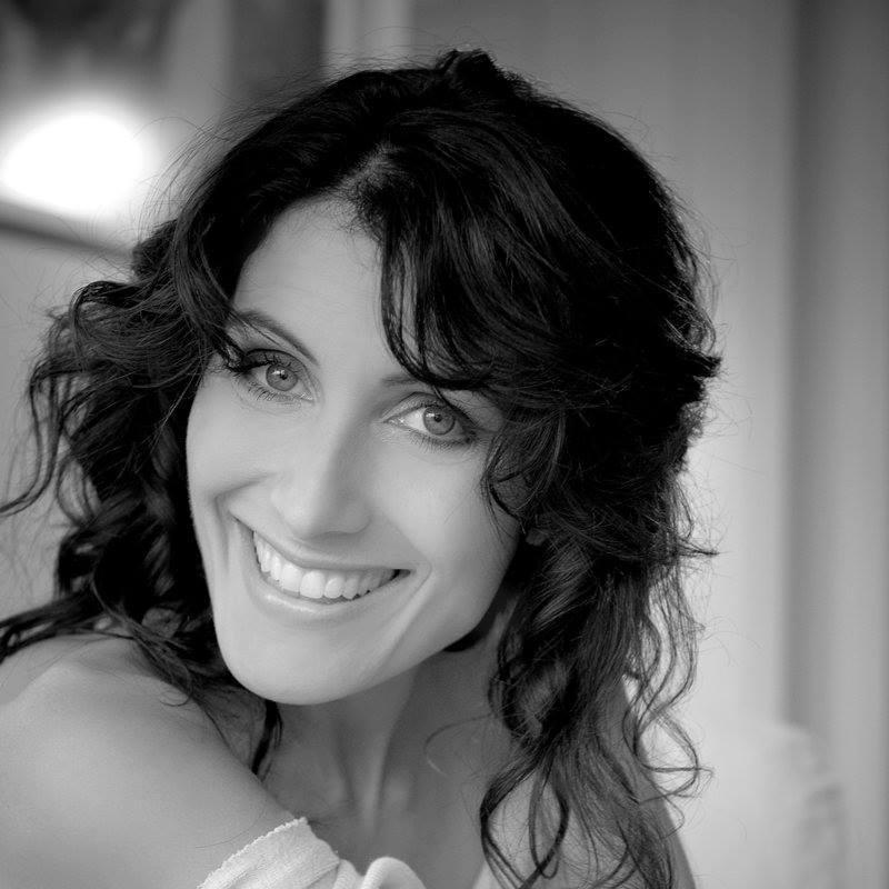 All about Lisa Edelstein.