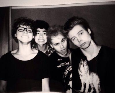 Updating you on all things 5SOS. I am now taking Co-Owner Applications