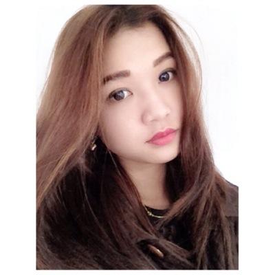 Jangan sia sia kan orang yang ada bersama mu saat ini , cuma karna hal bodoh yang manis , karna kebahagiaan gak akan datang 2x ;)