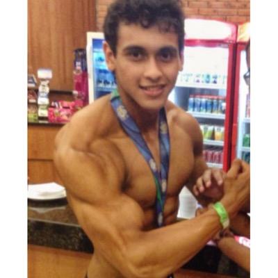 Mas vale morrer por um sonho do que viver sem objetivos..! Veni Vidi Vici...!     Instagram: paulohenriquess
