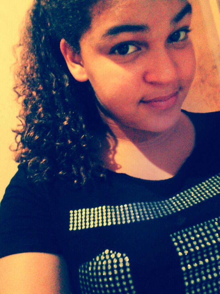 MinOliver_'s profile picture. Eu sou o Grammy que a Katy quer ganhar.   Eu sou a Beyoncé que a anitta quer copiar u.u  Directioner