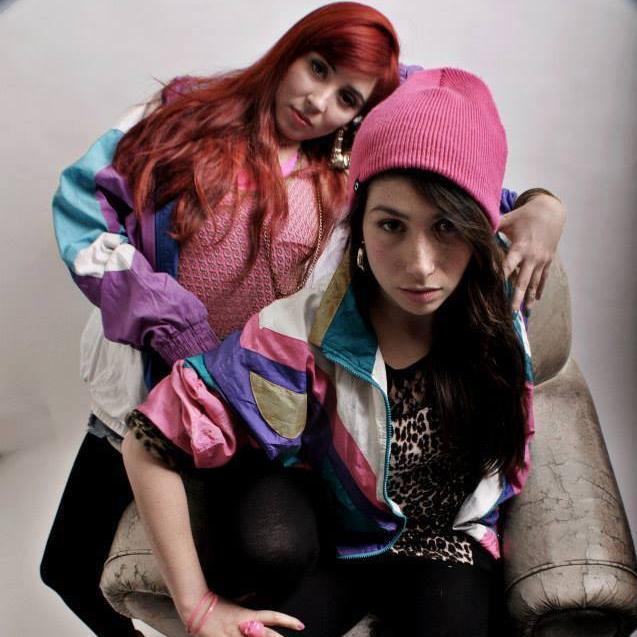 Grupo musical integrado por Irina Do Om y vaio flow, (chile-argentina) se forma este conjunto de Rap en el año 2013.