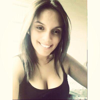 uns sofrem de amor . eu sofro de ressaca