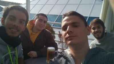 20. tengo un boxer y unos amigos que son unos inútiles ¡¡¡AUNT VALENCIA!!! El destino nos volverá a poner en nuestro lugar. B