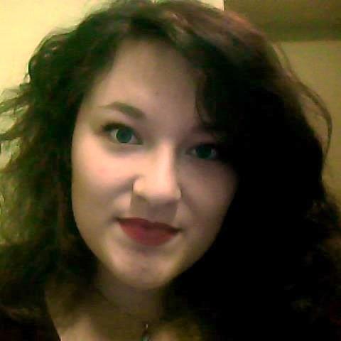 MichaelaFickero's profile picture. la fille perdue a la mer de la stupidité