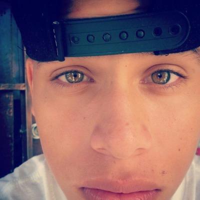 Isaabelicaaaa3. sector 13:$
visitame un dia de estos:$
sigueme y te sigo3