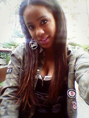 EsperanzAriasB's profile picture. No hay nada correcto o incorrecto, aquí manda el momento.