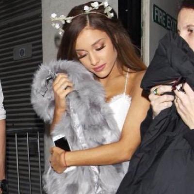 i don't care bout what you say, i'm here to send love to my idols, Justin & Ariana x