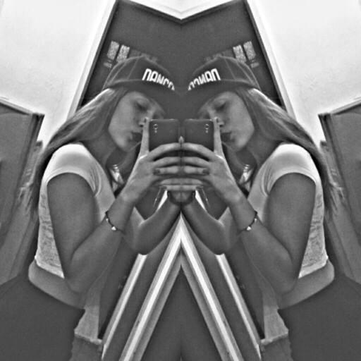Un angel en mi sonrisa, y mil demonios en mi cabeza. 09-04-14 Insta; Fernandagonzale_