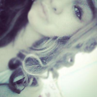 zoeylynn421's profile picture. 