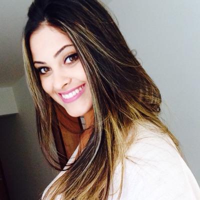 Cada pessoa é aquilo que crê. Fala o que gosta. Retém o que procura. Ensina o que aprende. Tem o que dá e vale o que faz! 
Belo Horizonte, 18