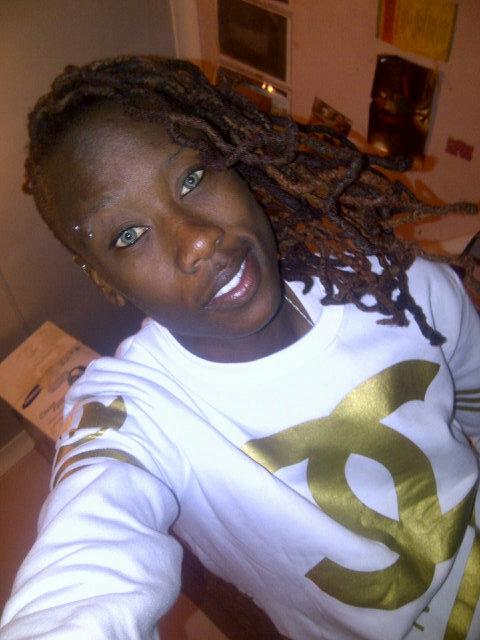 Crzy out-going love meeting nw ppl ... Gay loveee danceing