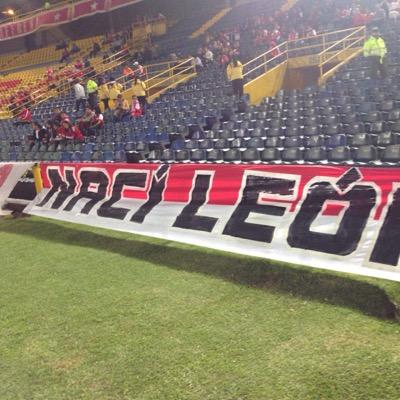 Vestimos de Rojo y Blanco la Historica Tribuna Cardenal #SomosSantaFe