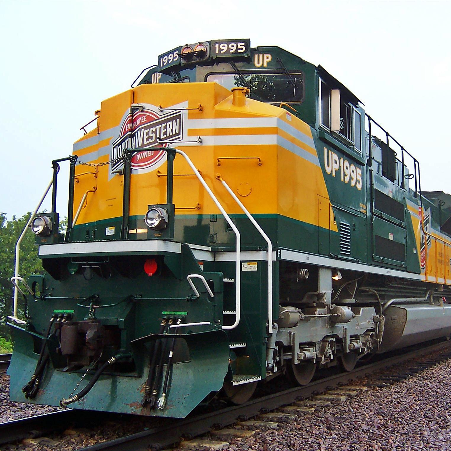 Selling hundreds of vintage HO scale model trains on eBay. Follow me for updated auctions of the week.