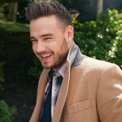 FOLLOW @niaIIdrugs PLEASE