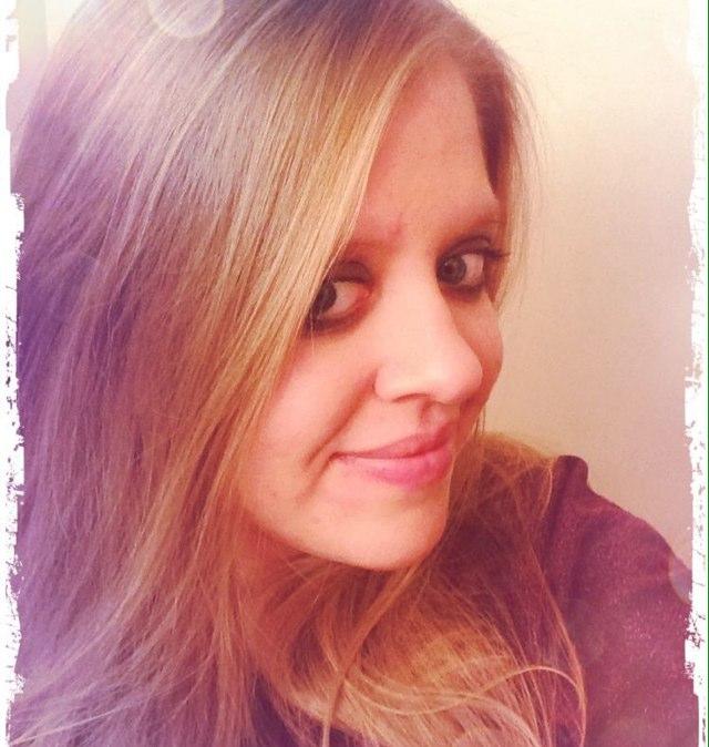 I like coffee, music, football, sunshine, rain, being happy...