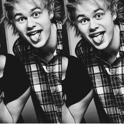 grantftmichael's profile picture. i wish i could fly