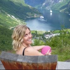 Maria6601's profile picture. Föreläsare, entreprenör och inspiratör   Det är jag som ser till att egenföretagare lyfter sig och sitt företag till nästa nivå.