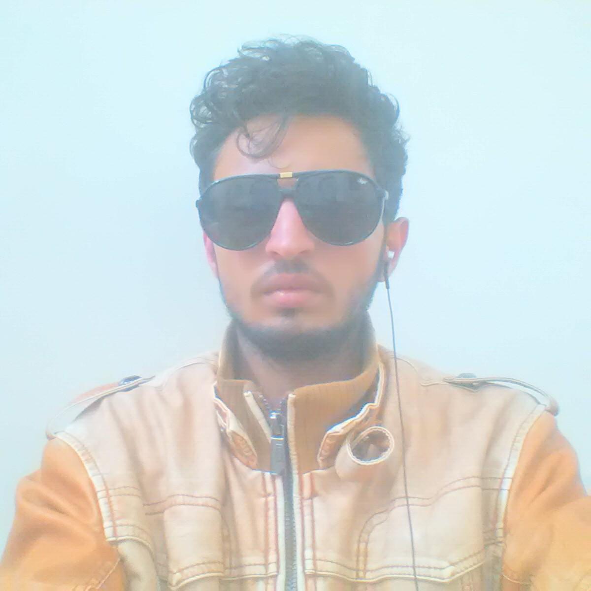 MrMajidbashen's profile picture. احيانا نفقد اشخاصا للأبد ! ليسوا أمواتا لكن ماتت فيهم الصفات القديمة اللتي احببناها