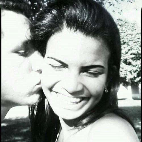 O mais feliz dos felizes é aquele que faz os outros felizes :)