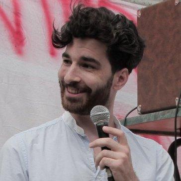 Co-founder @internsgopro #activist and #socent #socinn. believer of real #democracy and #ESS tweets about #digital #internet #entrepreneurship #youth #startup