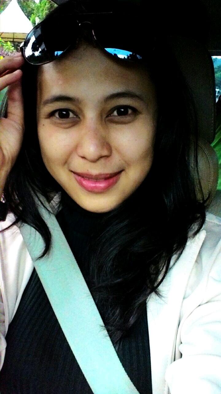 Menunggu hari kebahagiaan itu :* ayyayy