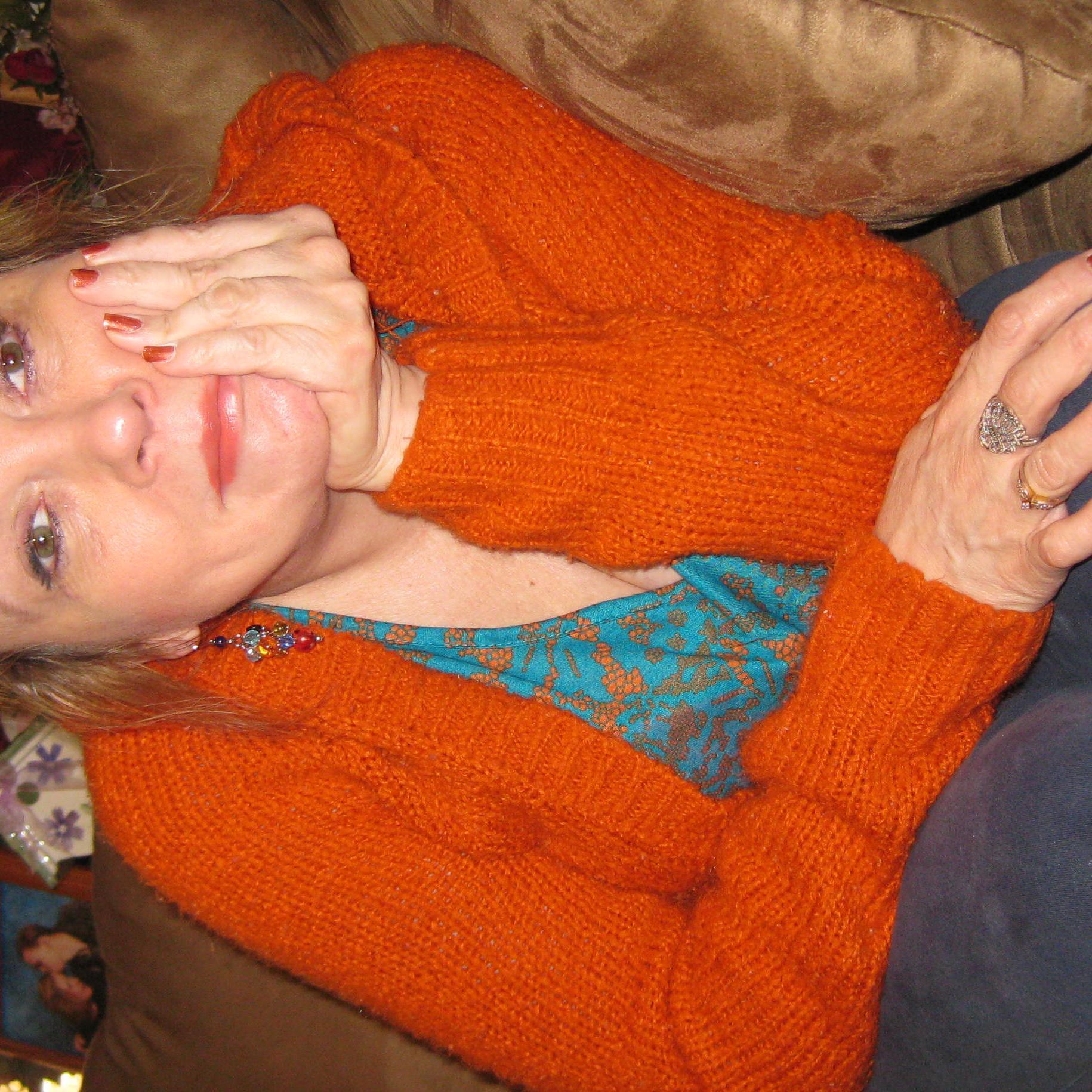 Lorri2's profile picture. Former Sales Rep/Special Estimator... currently YakYak sister ...class reunion chair..." hound dog Henderson".. sister...friend...mom...handicapped