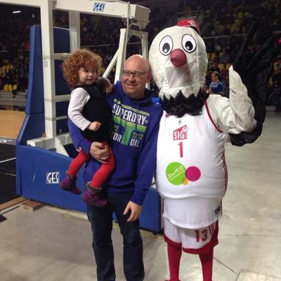 RKleinklaus's profile picture. Fan de la balle orange, accessoirement coach a ses heures perdues