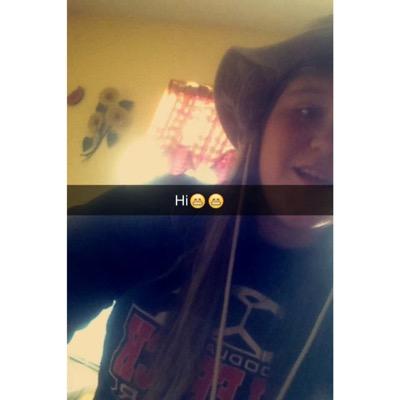 Alex21__'s profile picture. Bonfire + A few drinks = Good ass Fall Night Class of 2⃣0⃣1⃣5⃣ #RIPZackR