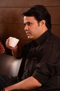 गुजर जायेगा ये दोर भी ..
ज़रा सा इतमिनान तो रख ...
जब खुशिया ही नही ठहरी....
तो गम की क्या बिसात है...!!!