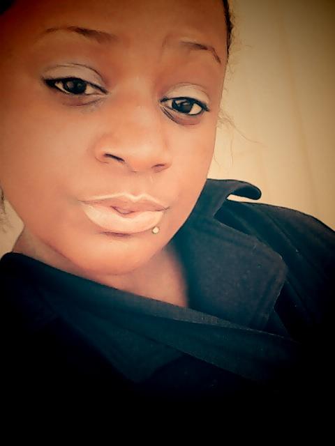 um..im smoove happy to b around nd im in lovee with my son murathi (03/31/13) still in hs yayye