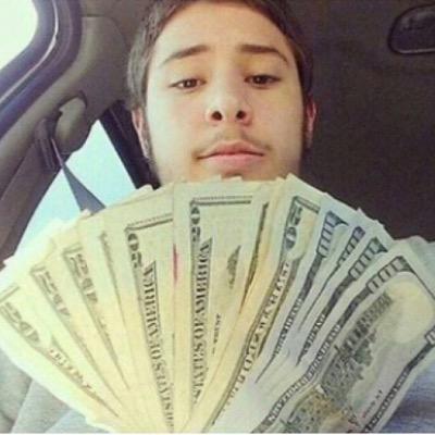 Im a legit plug. I have shoes and iphones for the low. dm me if you need any