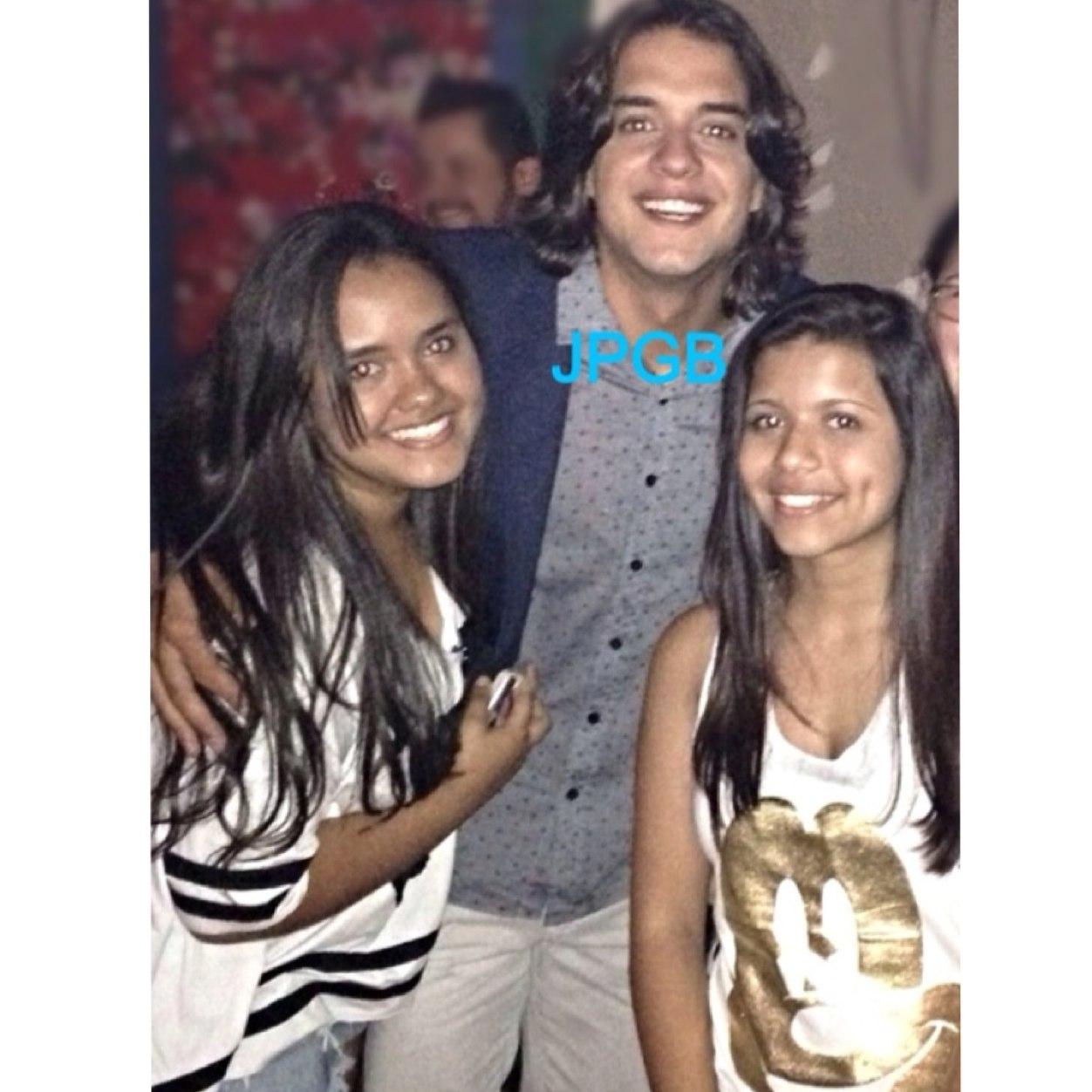 É inesquecível, insubstituível.Ninguém nunca vai tomar o seu lugar no nosso coração @GuiBoury SINCE: 02/09/13 ♥ Gui seguiu 12/09/13 ♥