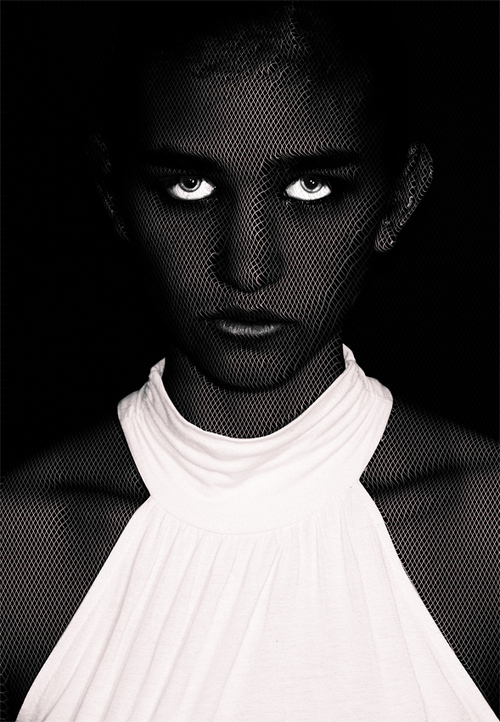 mil000000's profile picture. 