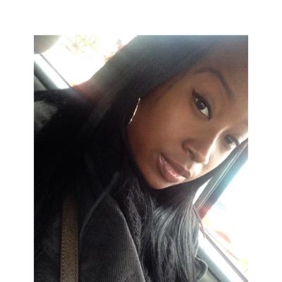 _KiaraNavon's profile picture. insta :__k.b._