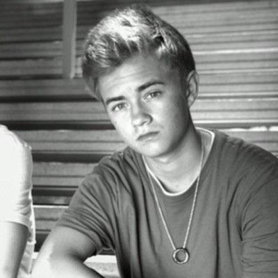 Austinsbae2's profile picture. im just a british girl obsessed with like 35 guys so.... #DIRECTIONER  and Im kinda torn between being a Matt and Jack J girl. GO READ MY FANFIC BELOW