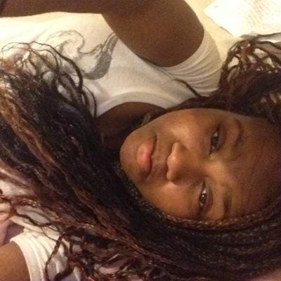 Showing love , follow me quick. :)known as shareiaa ( aka ) shay. I sing i rap i write songs i act , and im a fan of everyone

FanPage( FANS) :)