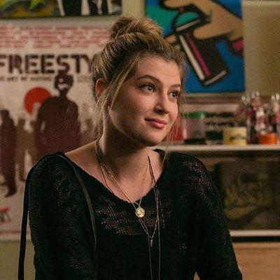 AdmirableToxic's profile picture. Just because I'm stuck in this hospital doesn't mean I have to be nice to you. [{Descriptive|#RedBandSociety|17+|#Marvelous}]