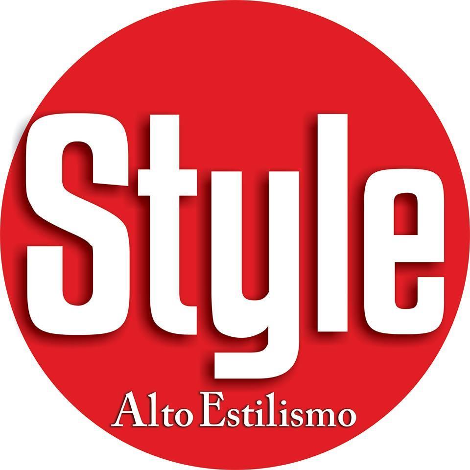 Somos un nuevo concepto en Esteticas con un equipo de profesionales en técnicas de belleza, con precios realmente accesibles para todo el publico en general.