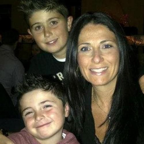 Spinner75's profile picture. I was born, grew up became a produce broker then wife then mother of two great boys then became a spin instructor which is my drug. I love life! Xoxoxoxxoox