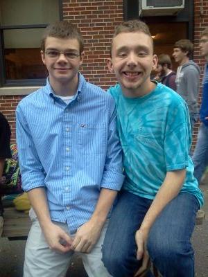 Junior at Ghs And i love to sing