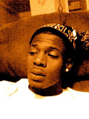 Rap Artist Tryna Makee A cum up ! You dont have to like me to like my music -Savagee
