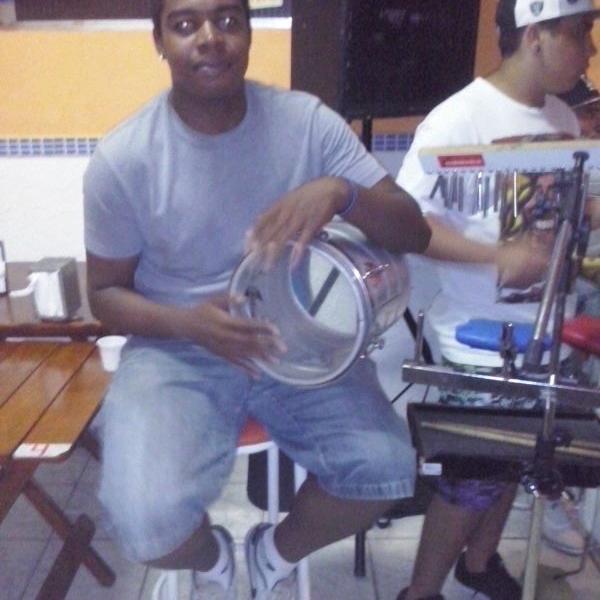 Carlinhos segurança especial curto muito funk, pagóde black e mulheres.
meu skype: psycocarlos2011@hotmail.com
https://t.co/insmz4nT