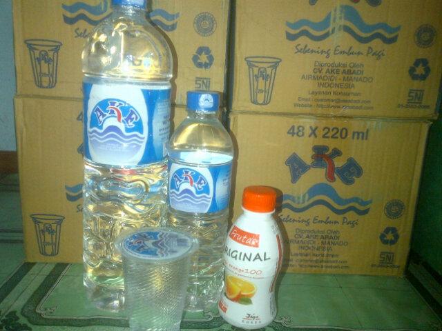 Agen Air Mineral merk AKE wilayah Kaltim harga kemasan gelas 240ml Rp18rb/doz isi 48, 600ml Rp40rb/doz isi 24, 1500ml Rp41rb/doz isi 12. Pesan hub.082352345060