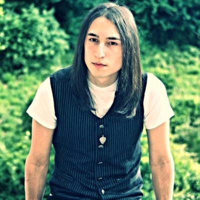 Singer/Songer and Guitar player