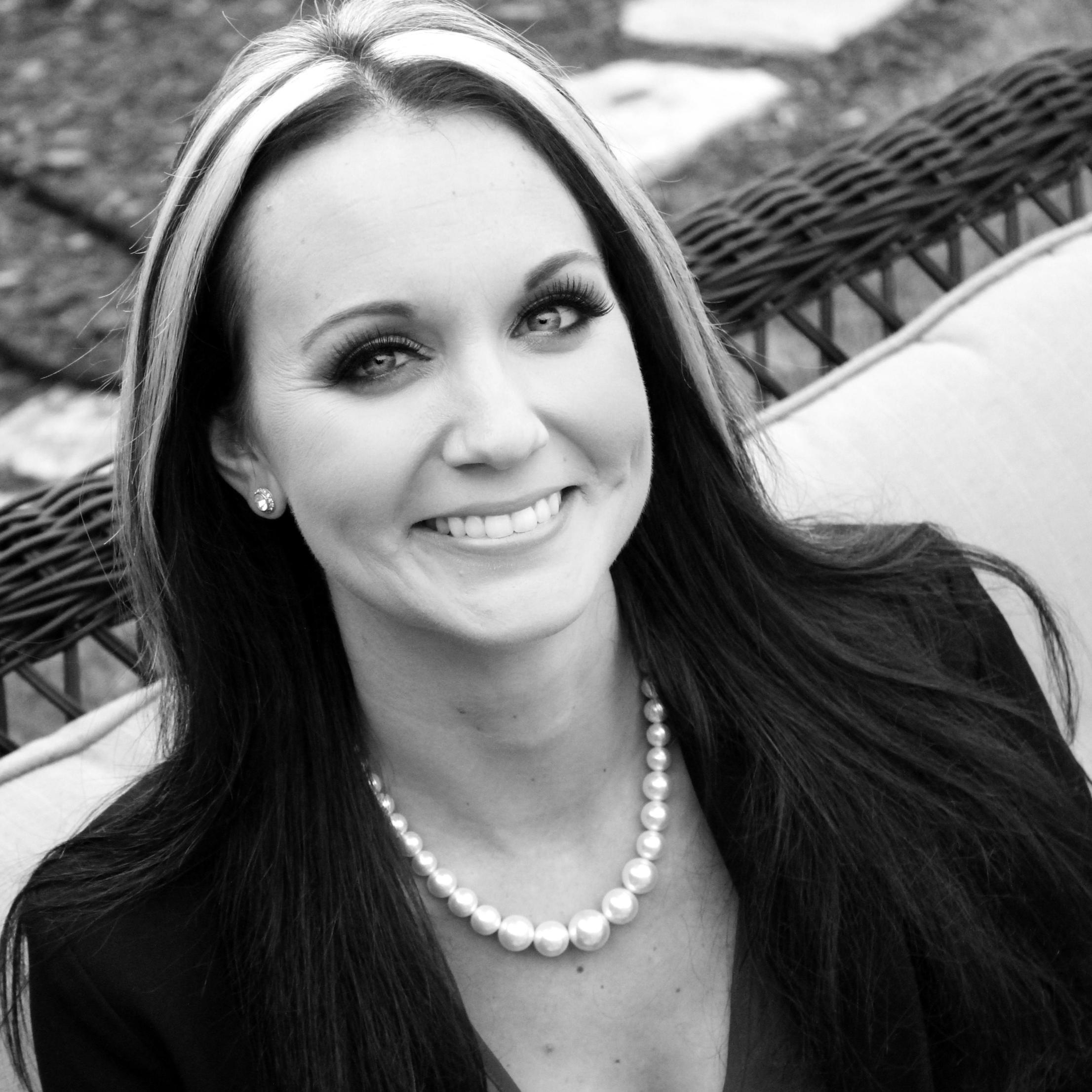 jessicamarielew's profile picture. Author of 30 Days to Stop Sucking Start Thriving. Success Coach to Female Rockstars!