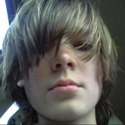 hi im brad i love weed. sarah is a whore.. hmu! sarahbrokemyheart@gmail.com
