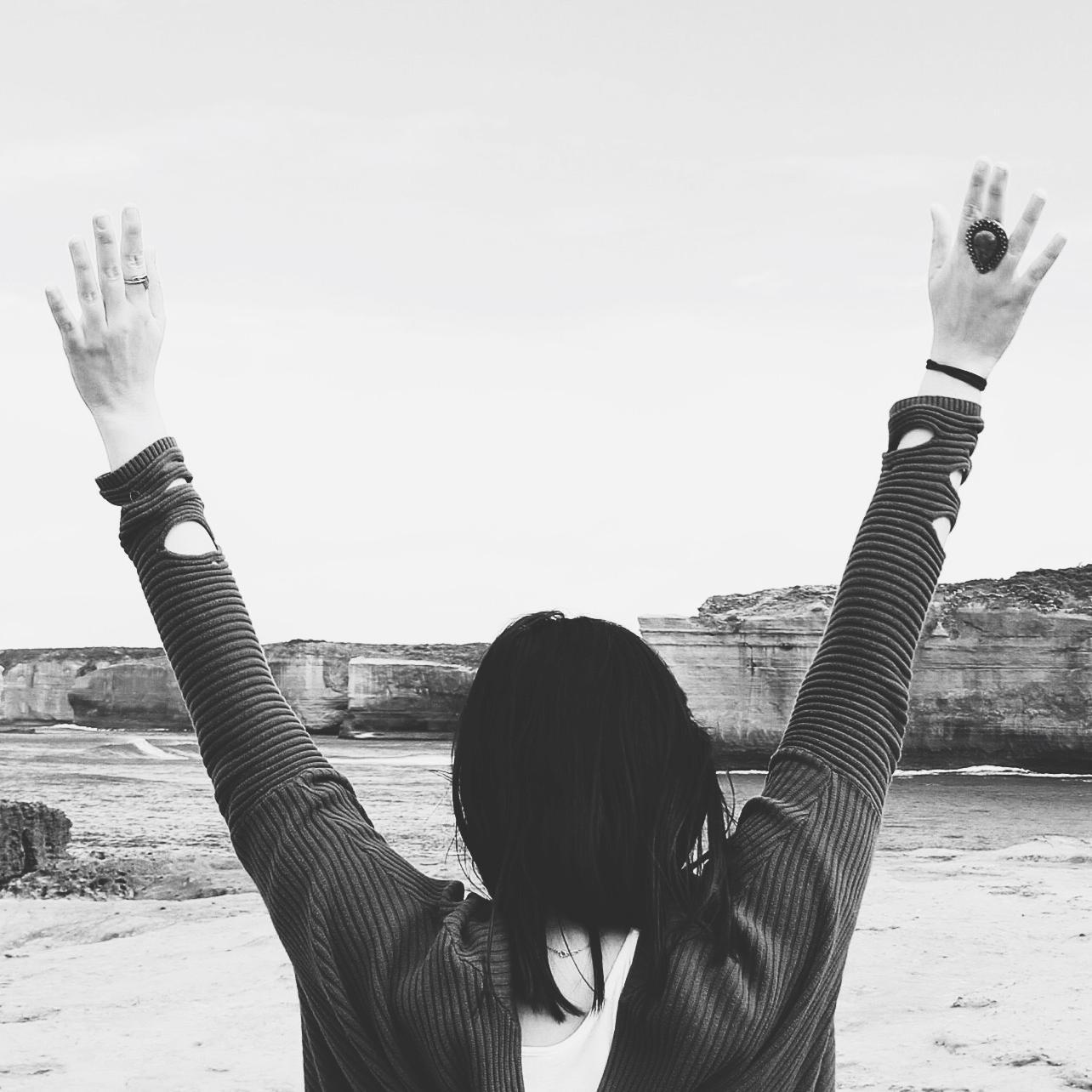 lizzziemonster's profile picture. 