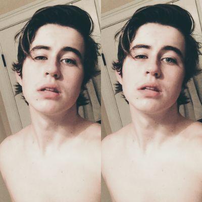 FOLLOW @PANTSLESSNASH. A FRIENDLY REMINDER THAT YOUR FAVE(S) LOVE YOU BYE