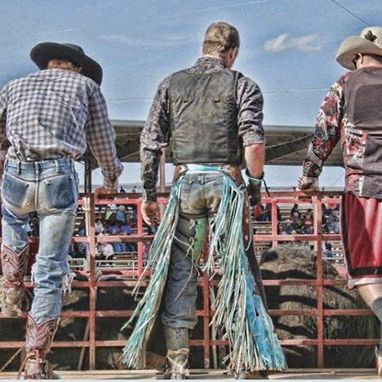 _chaos_kid_'s profile picture. Broncs, beer and babes. I'm headed out like a bullet from a gun, 'cause you're gonna die old you're gonna  live young. Avi is me at the Snake River Stamped.